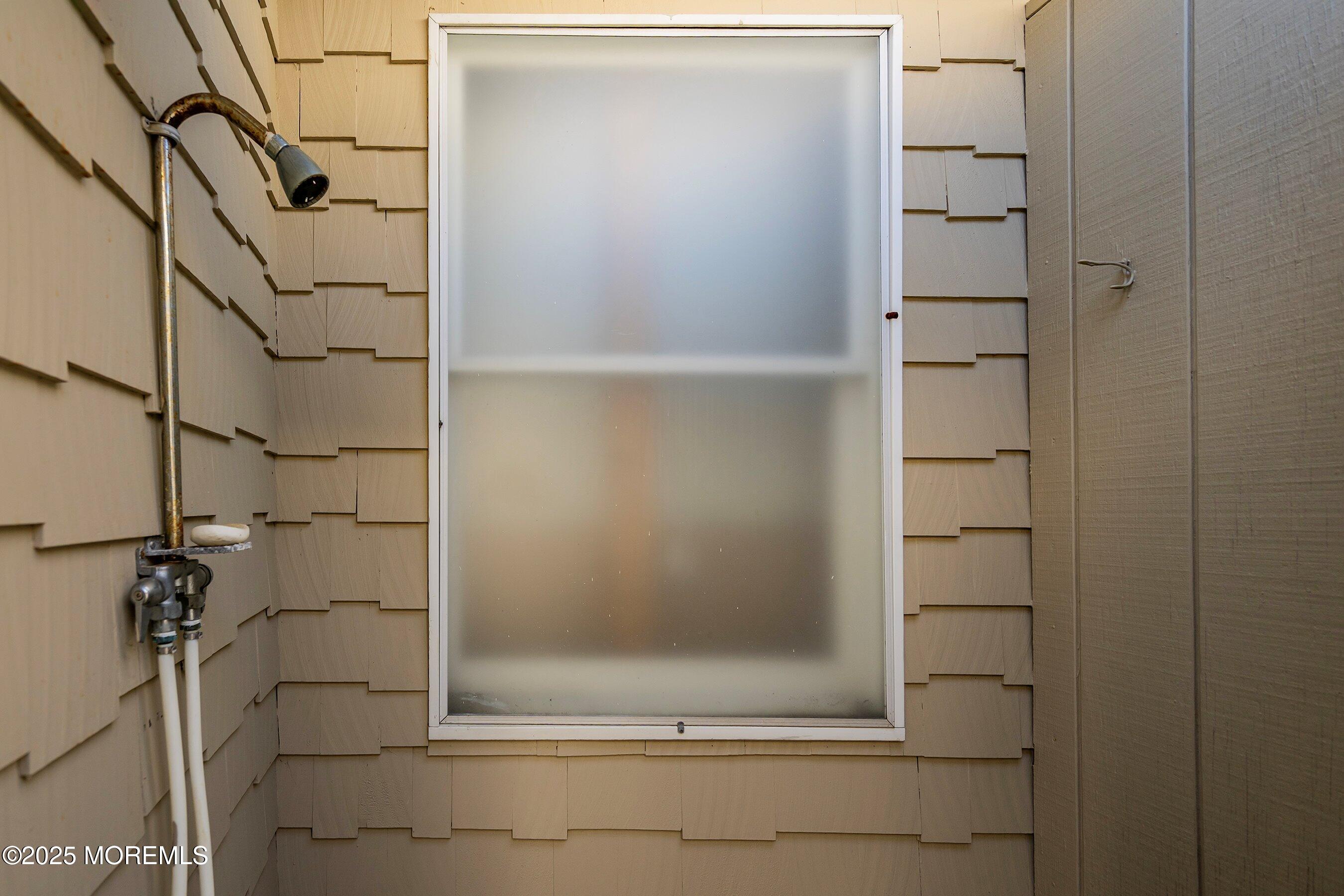 106 Seagoin Road Brick, NJ 08723 - Photo 36 of 53 36-Outdoor Shower