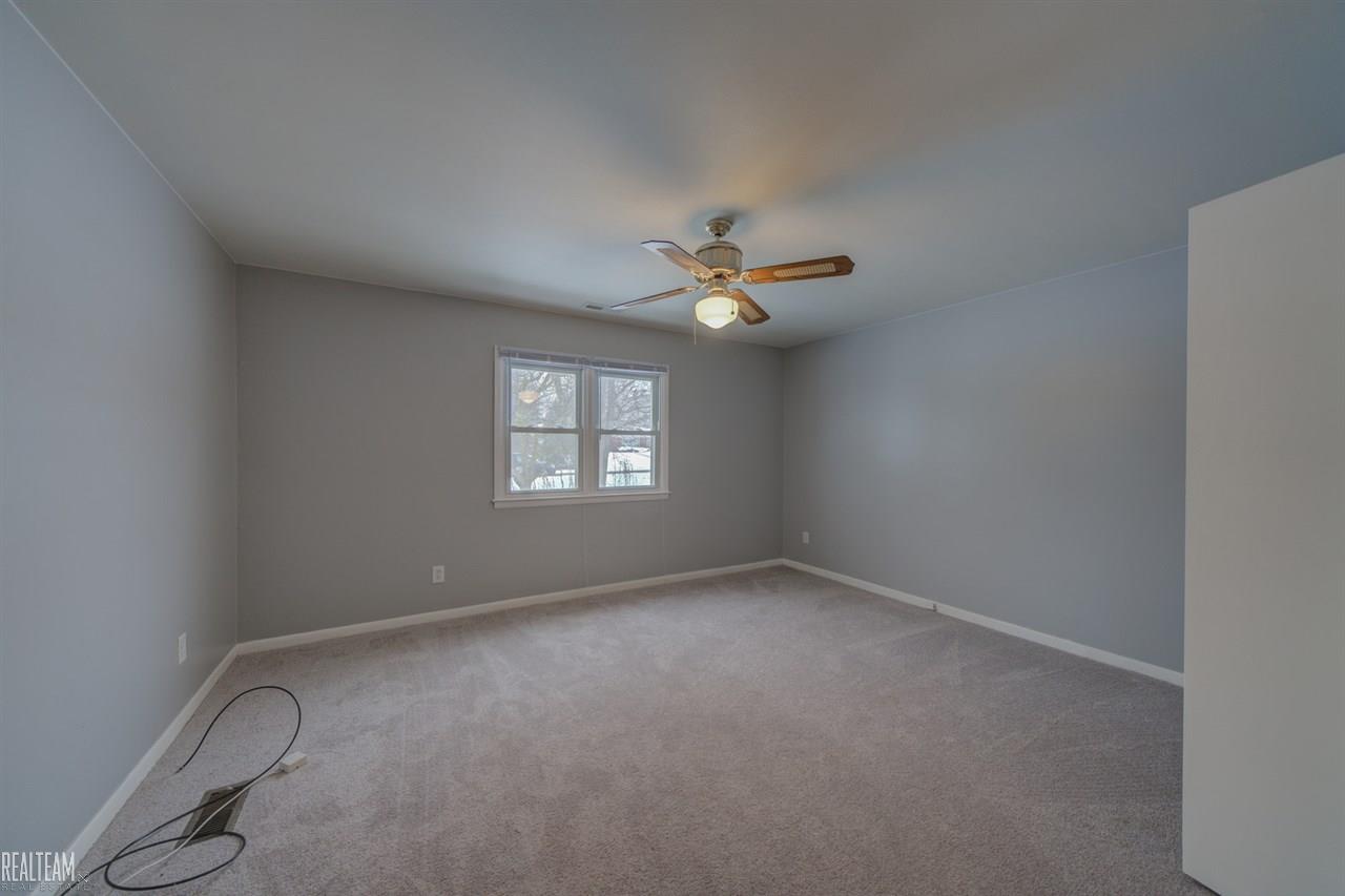 92 Boyken Road Rochester, MI 48307 - Photo 13 of 21 31340610-12.JPG