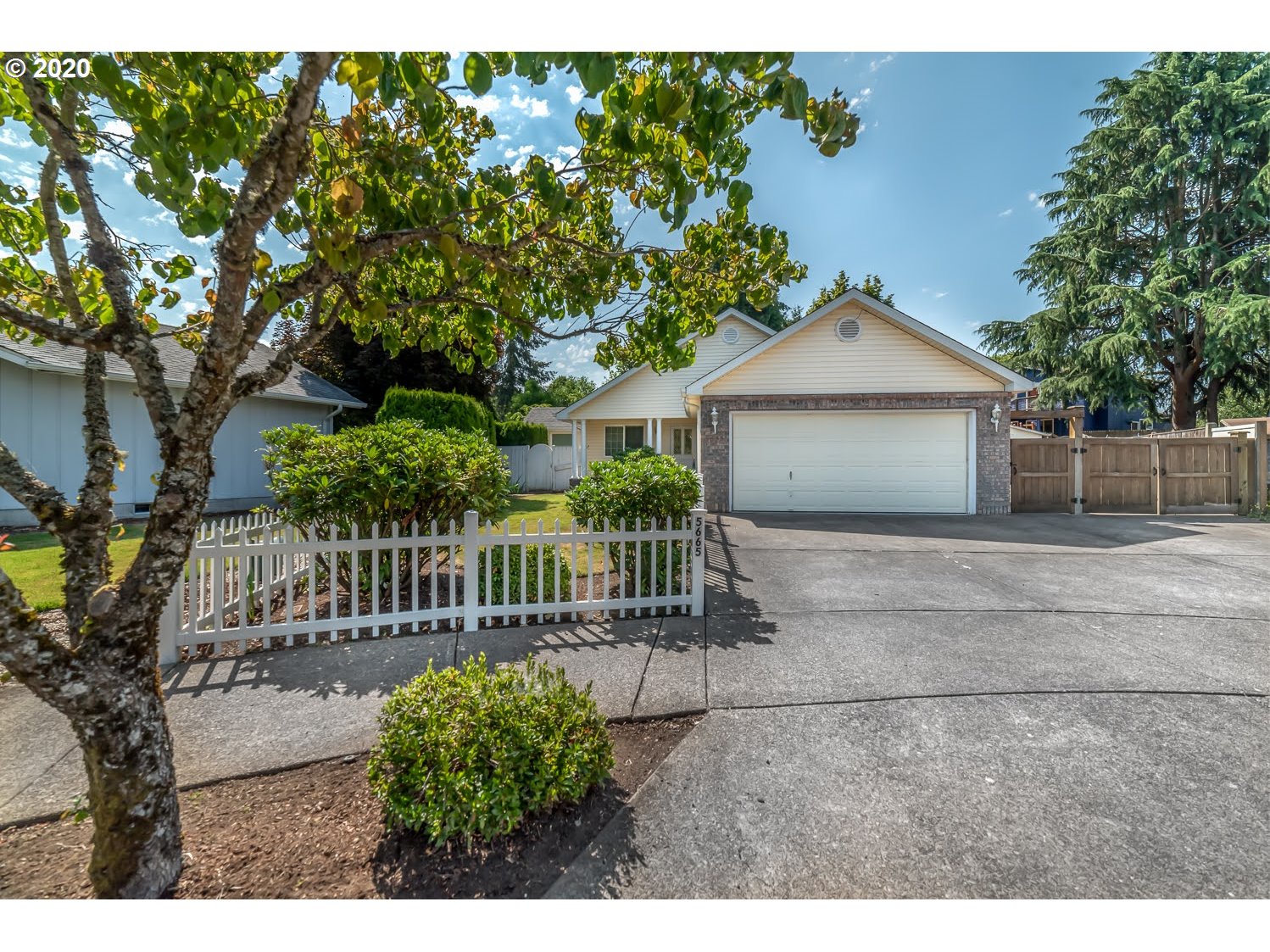 5665 D Street Springfield, OR 97478 - Photo 1 of 32