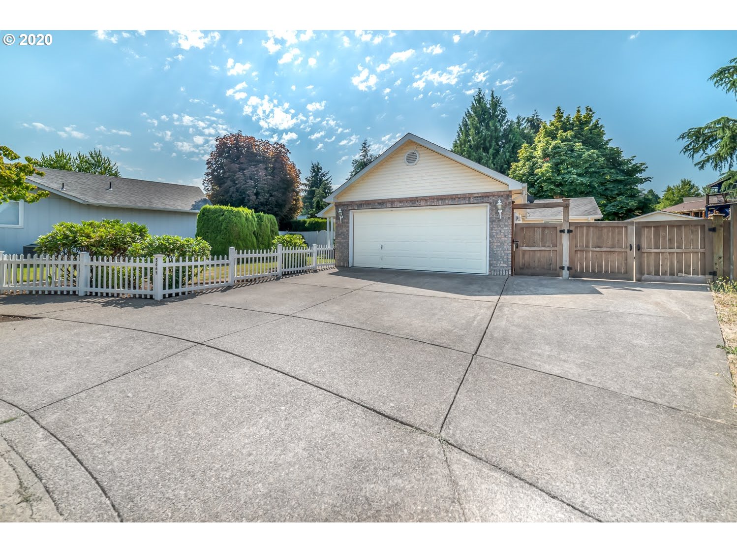 5665 D Street Springfield, OR 97478 - Photo 3 of 32