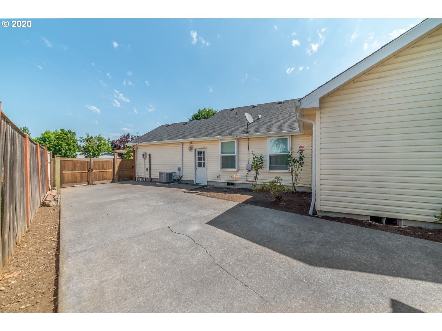 5665 D Street Springfield, OR 97478 - Photo 8 of 32