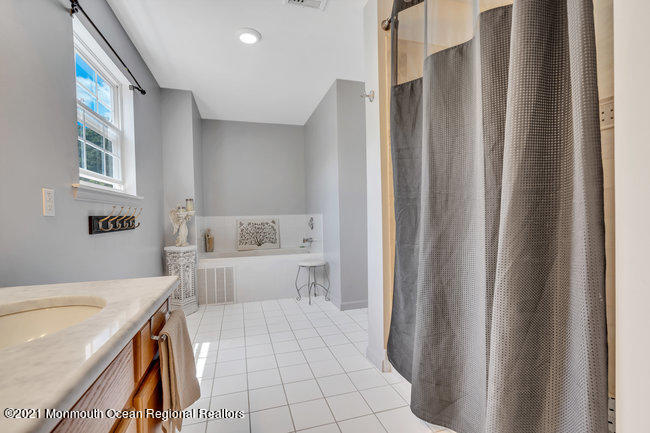 27 Paint Island Spring Road Millstone Township, NJ 08510 - Photo 23 of 38 Master Bath