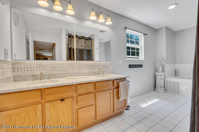 27 Paint Island Spring Road Millstone Township, NJ 08510 - Photo 24 of 38 Master Bath