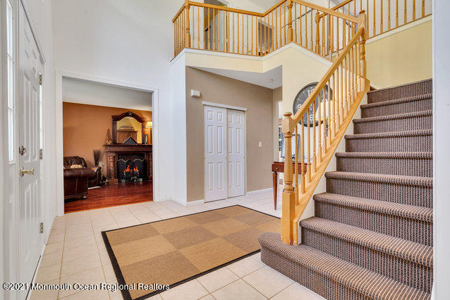 2-Story Foyer