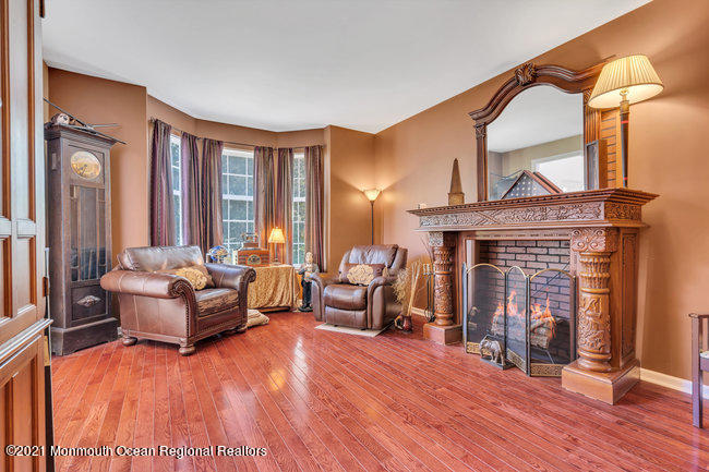 27 Paint Island Spring Road Millstone Township, NJ 08510 - Photo 8 of 38 Living Room/Den