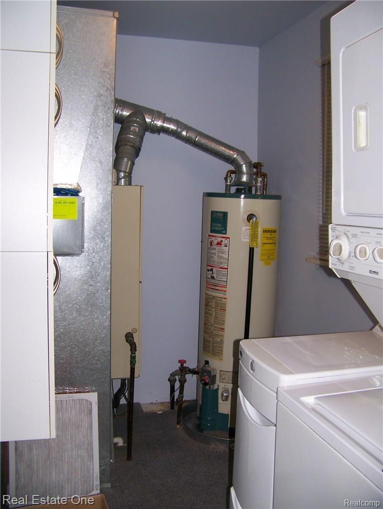 3392 Grant Rochester, MI 48309 - Photo 16 of 26 Grant Utility Room.JPG