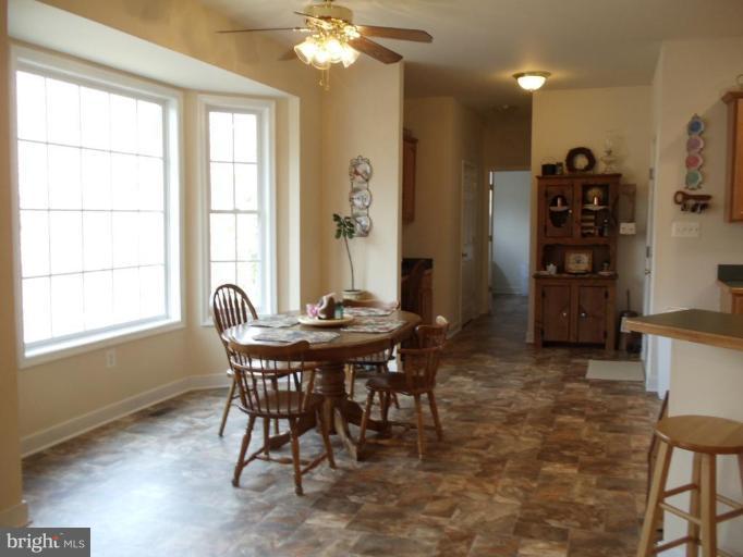 343 Sandy Ridge Road Fredericksburg, VA 22405 - Photo 8 of 25 Breakfast Area