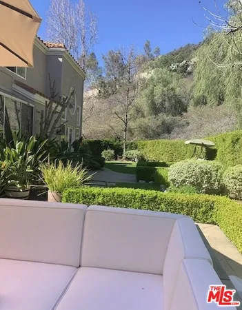 a view of a outdoor space