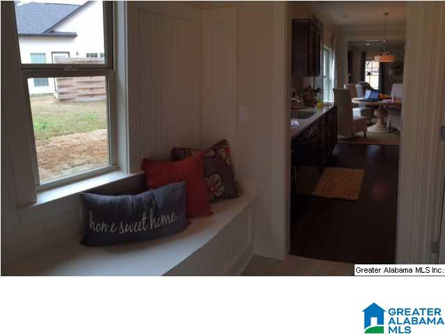 883 Valley Circle Leeds, AL 35094 - Photo 4 of 8