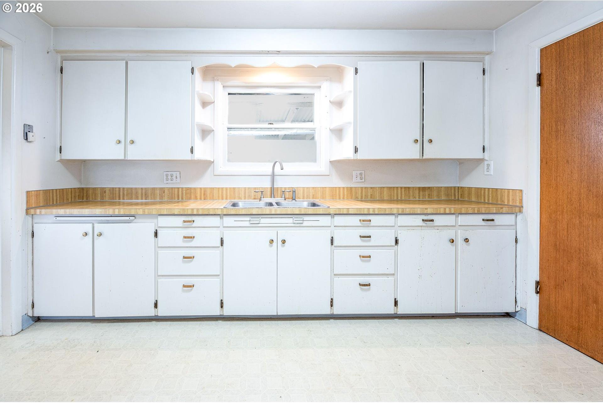3775 Harlow Road Eugene, OR 97401 - Photo 13 of 26 Gallery Image 13