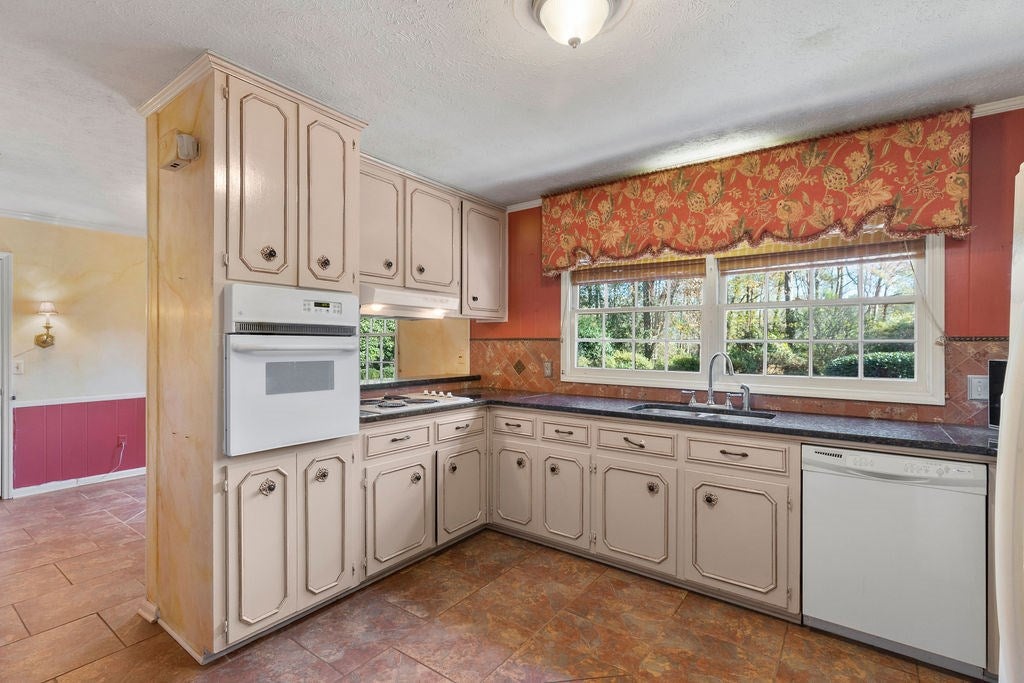 909 South Dean Road Auburn, AL 36830 - Photo 15 of 30 Gallery Image 15