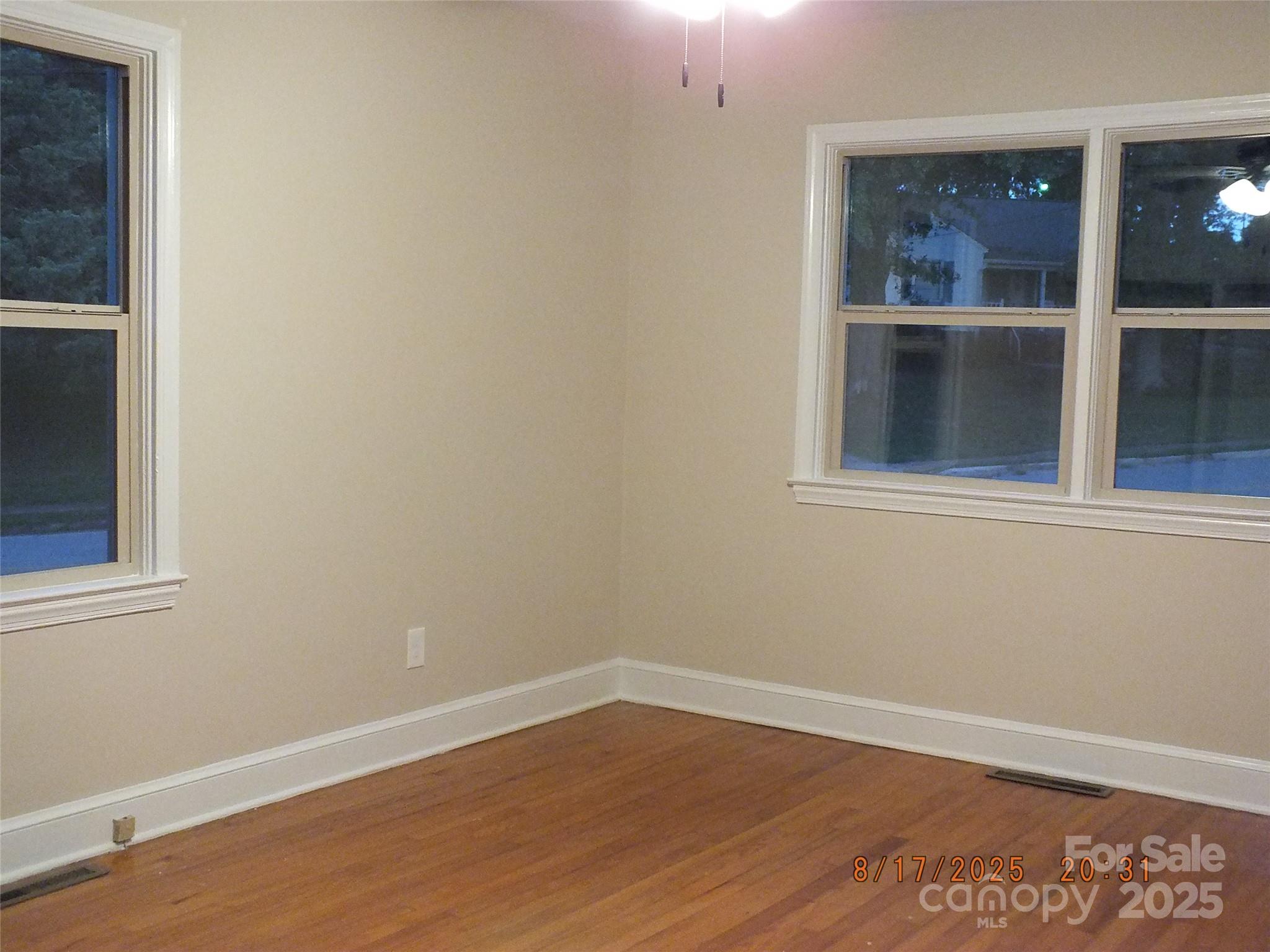 414 West Springs Street Lancaster, SC 29720 - Photo 15 of 27 an empty room with window