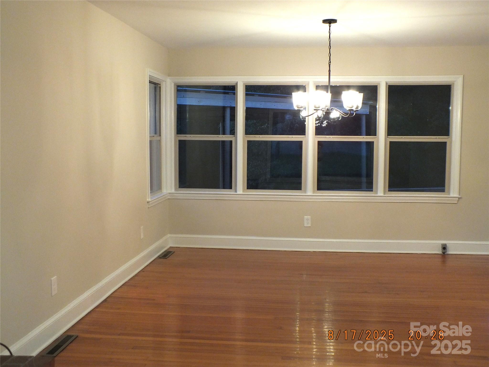 414 West Springs Street Lancaster, SC 29720 - Photo 5 of 27 a view of a livingroom with a workspace