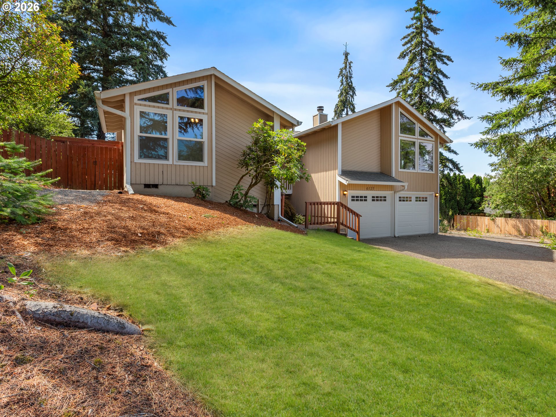 6127 Southwest 161st Place Beaverton, OR 97007 - Photo 4 of 47