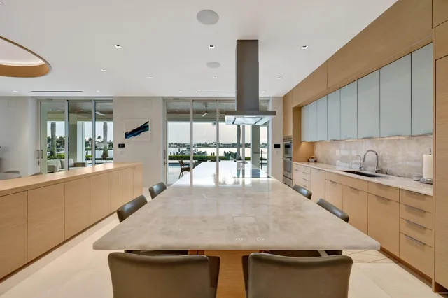 $14,995,000 | 6900 Southeast Harbor Circle, Stuart, FL 34996