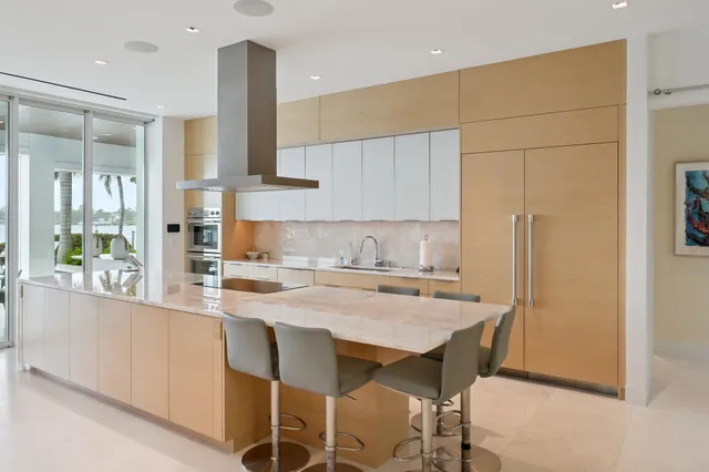 $14,995,000 | 6900 Southeast Harbor Circle, Stuart, FL 34996