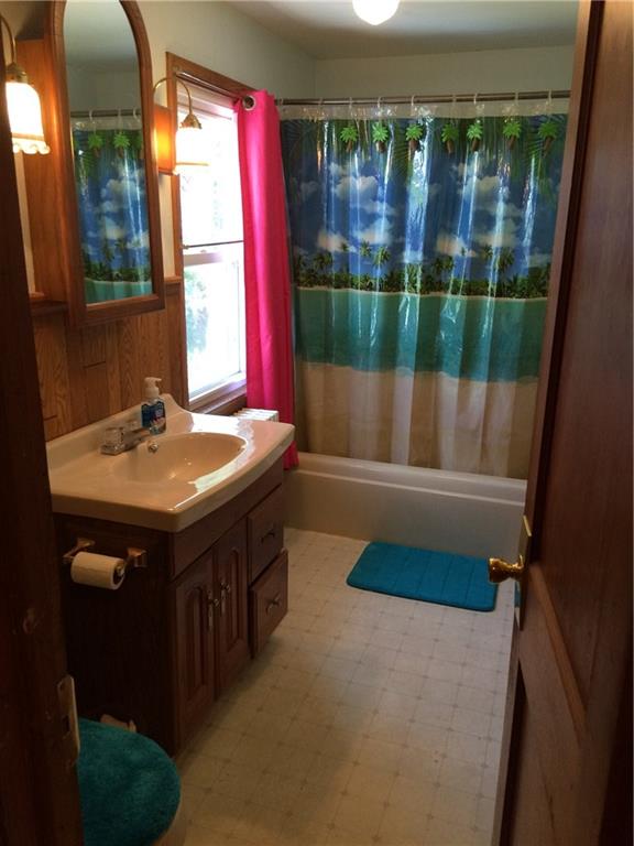 746 Franklin Road Slippery Rock, PA 16057 - Photo 17 of 25 2nd Floor Bath