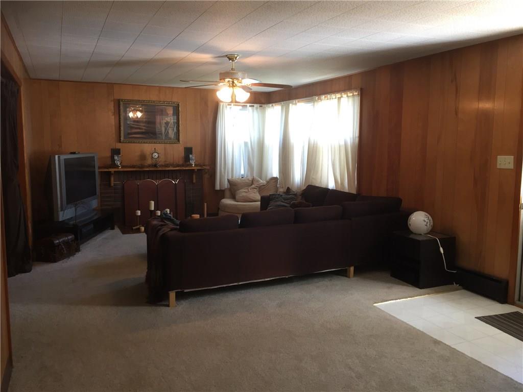 746 Franklin Road Slippery Rock, PA 16057 - Photo 10 of 25 Family Room