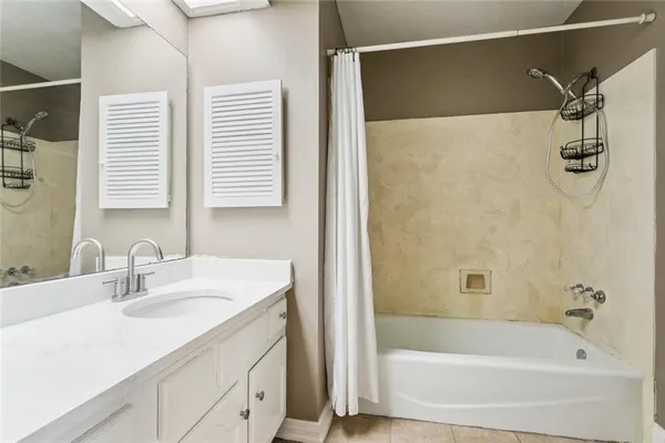 $144,000 | 901 Vouray Drive, Unit C, Kenner, LA 70065