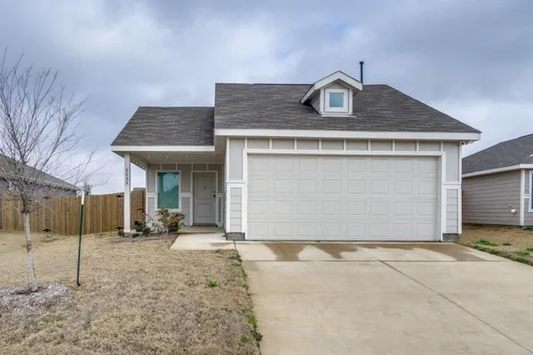 $2,099 | 2808 Slatewood Drive, Fort Worth, TX 76179