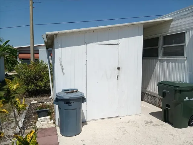 a view of a storage & utility room
