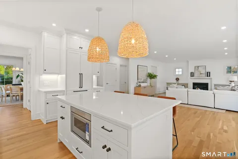 $1,999,000 | 31 High Ridge Road, Fairfield, CT 06825