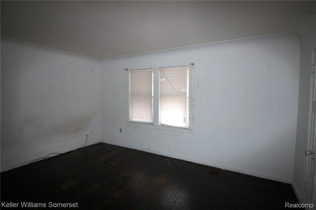 601 Perry Street Pontiac, MI 48342 - Photo 16 of 21 IMG_0108.JPG
