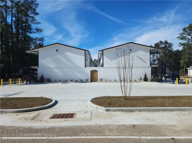 $1,375 | 141 Hoover Drive, Unit 103, Slidell, LA 70461