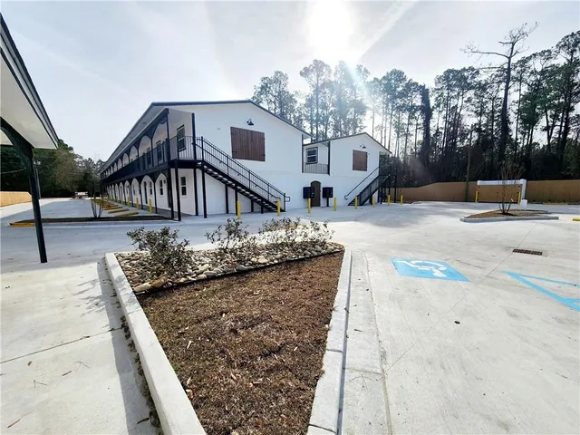 $1,375 | 141 Hoover Drive, Unit 103, Slidell, LA 70461