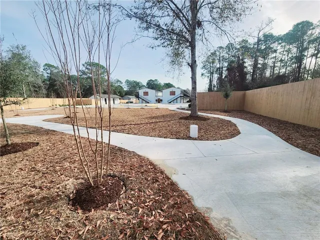 $1,375 | 141 Hoover Drive, Unit 103, Slidell, LA 70461