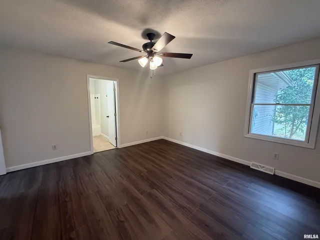 $2,000 | 205 Appomattox Drive, Springfield, IL 62711