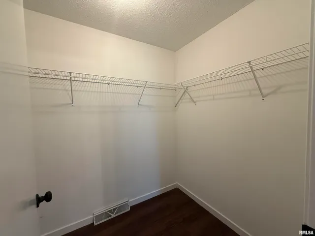 $2,000 | 205 Appomattox Drive, Springfield, IL 62711