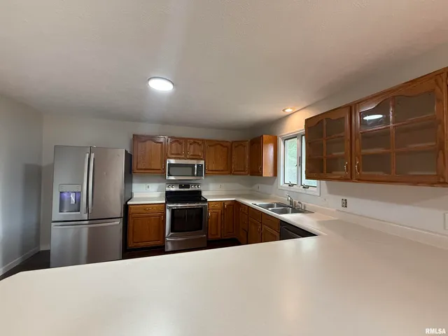 $2,000 | 205 Appomattox Drive, Springfield, IL 62711