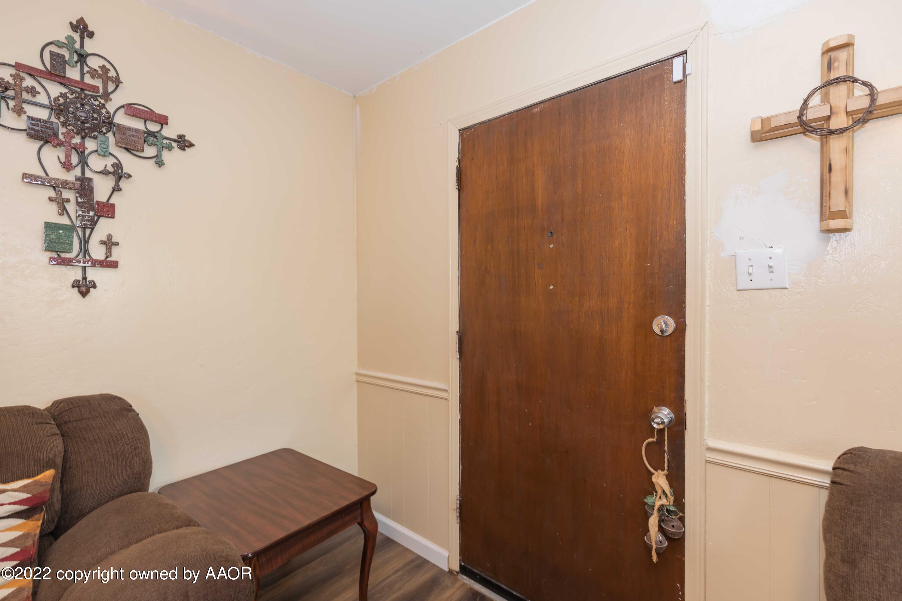 4303 South Hayden Street Amarillo, TX 79110 - Photo 4 of 25 ENTRY