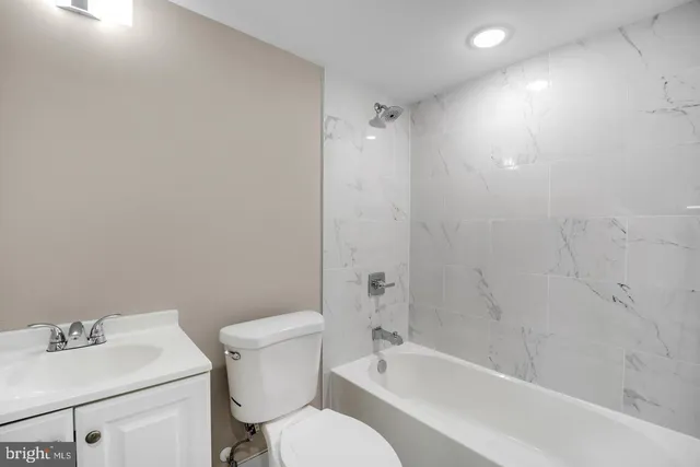 a view of entryway and hall