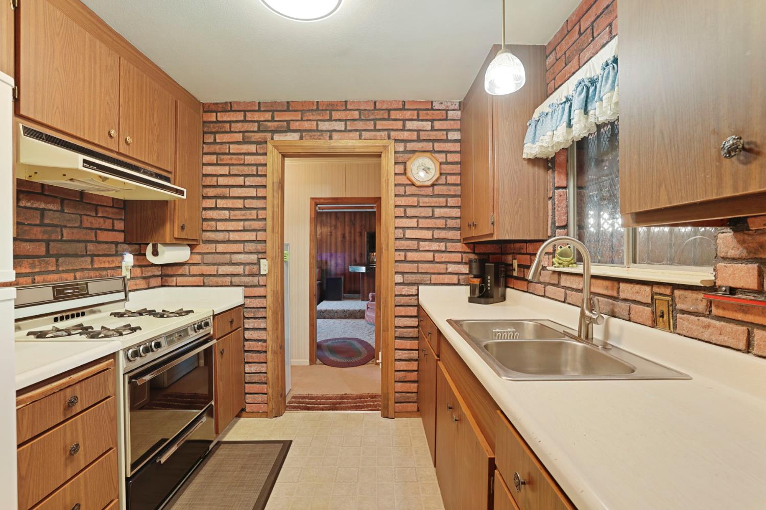 316 Thomsen Road Lathrop, CA 95330 - Photo 13 of 46 Gallery Image 13