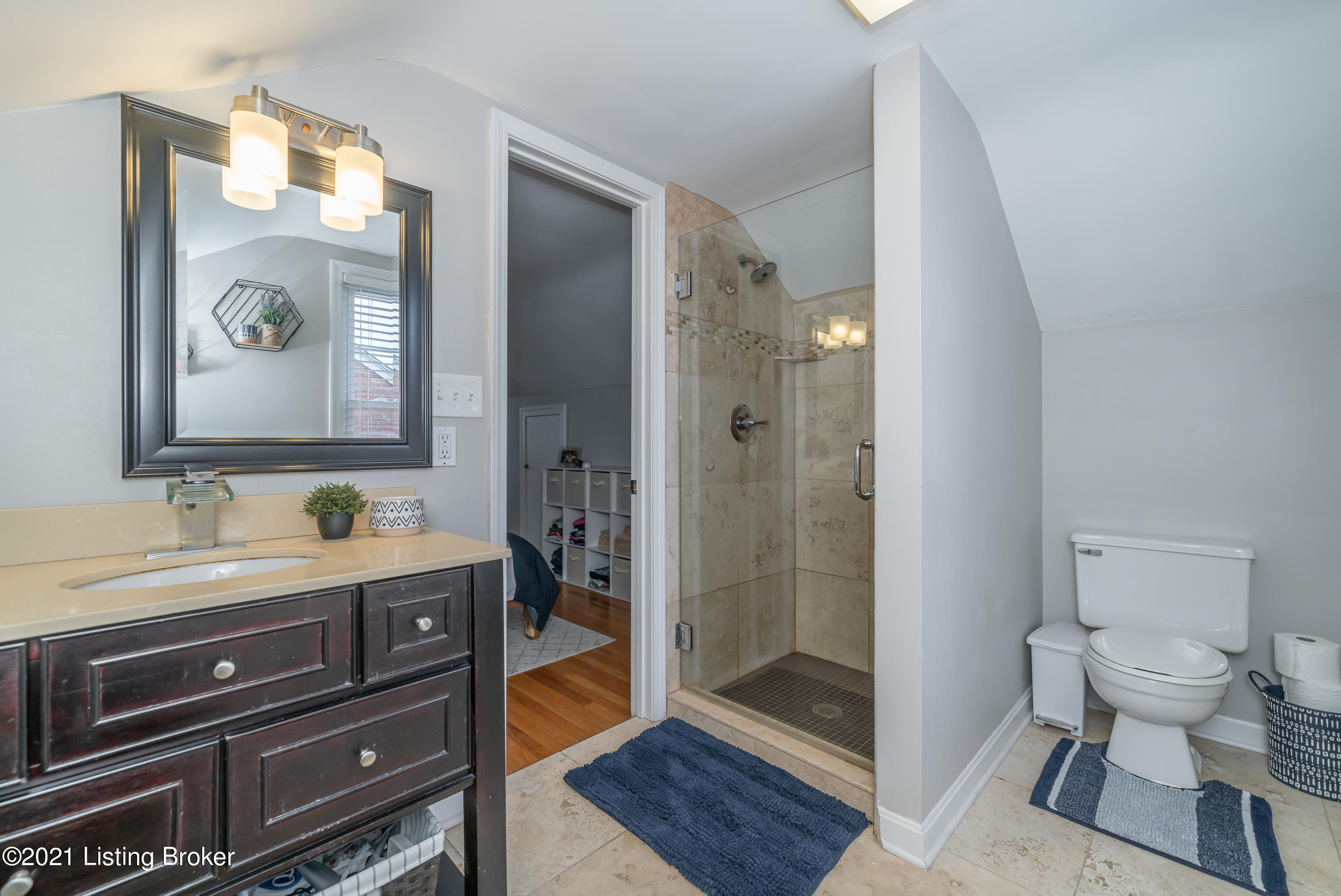 307 Merriman Road Louisville, KY 40207 - Photo 28 of 43 Primary suite full bath