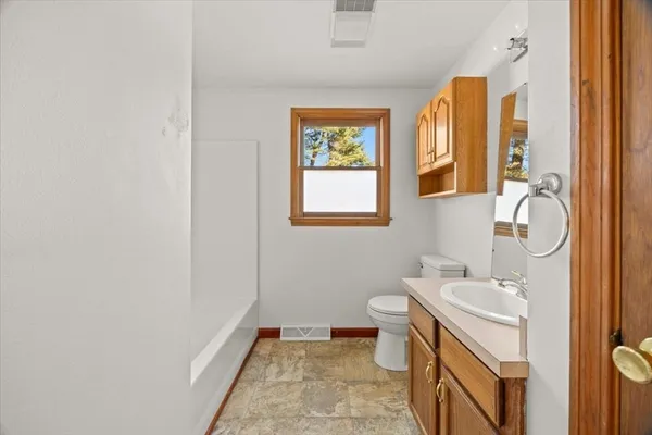 $579,999 | 37 Annawon Drive, Halifax, MA 02338