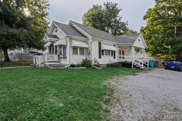 $164,900 | 702 West Jefferson Street, Pittsfield, IL 62363