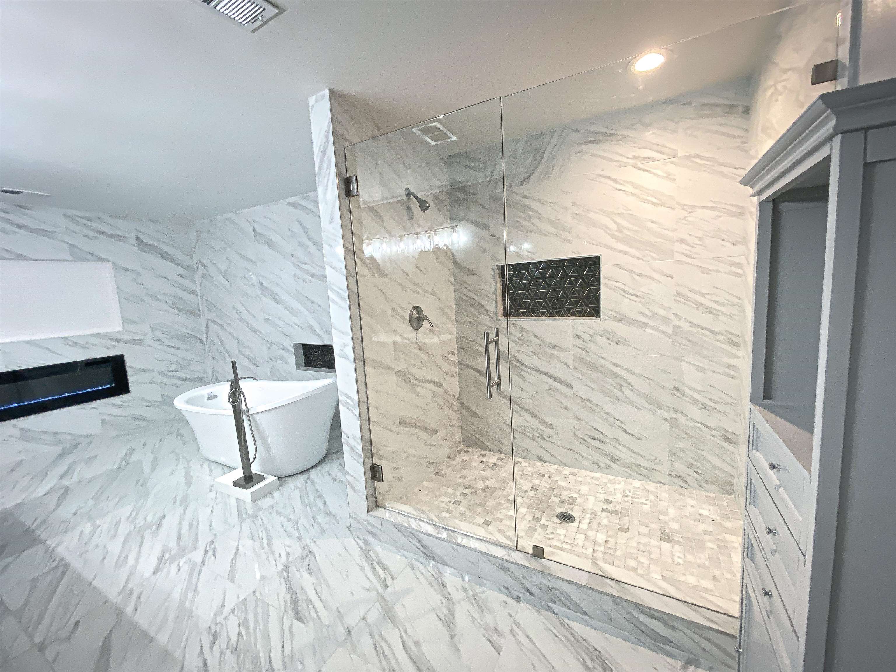 157 Pickett Road Memphis, TN 38109 - Photo 17 of 24 a bathroom with a sink and a shower