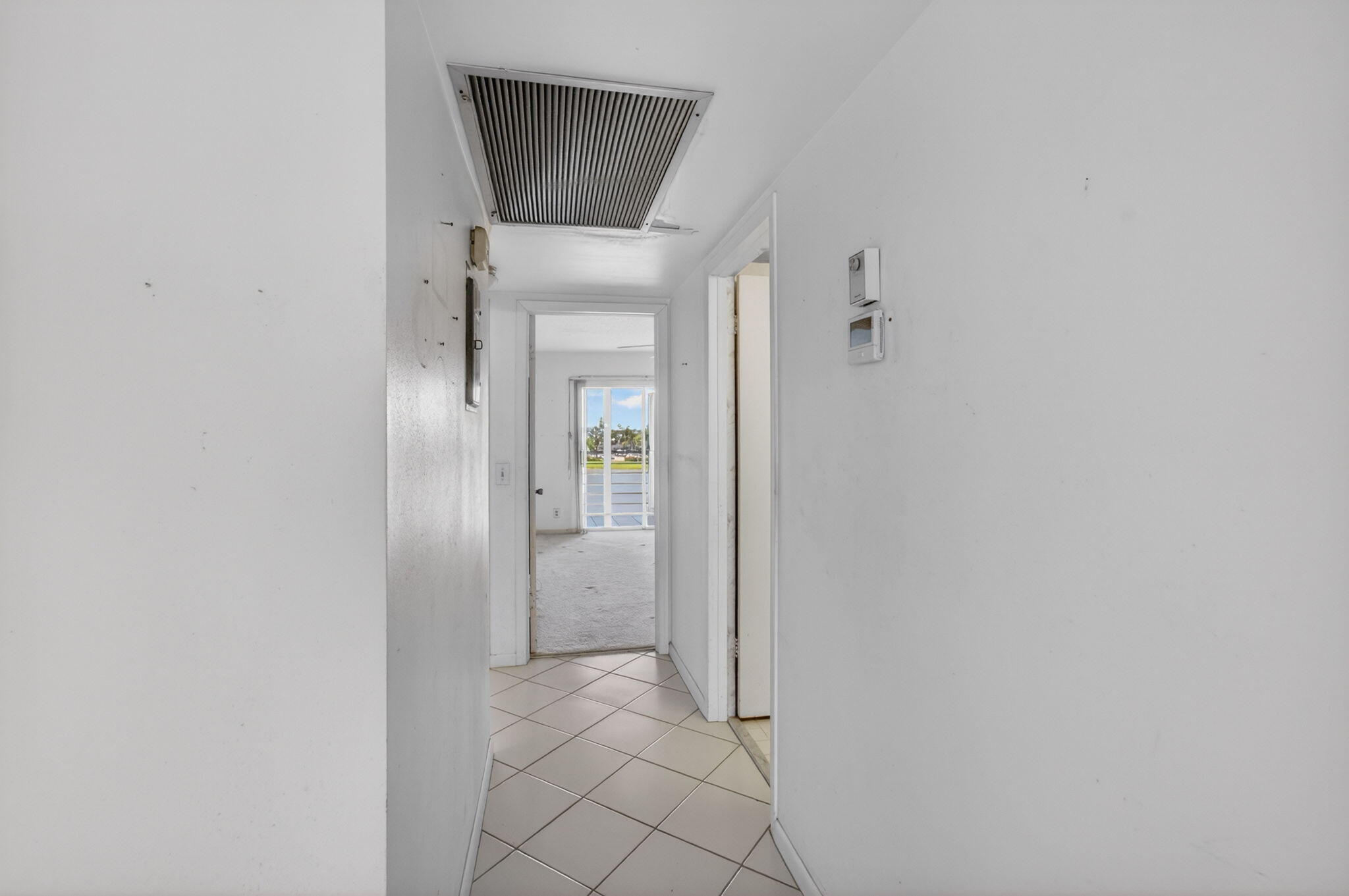 4059 Guildford East Boca Raton, FL 33434 - Photo 22 of 101 27-web-or-mls-DSC_8015
