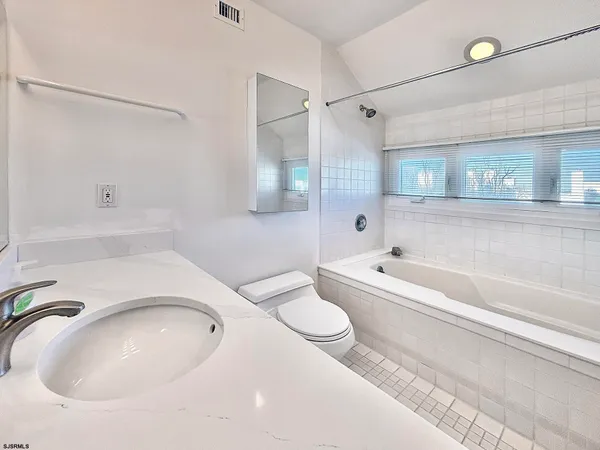 $22,500 | 7701 Atlantic Avenue, Unit 8, Margate City, NJ 08402