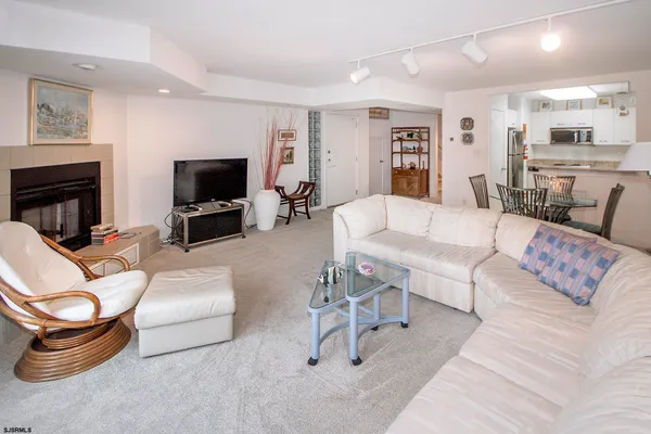 $22,500 | 7701 Atlantic Avenue, Unit 8, Margate City, NJ 08402