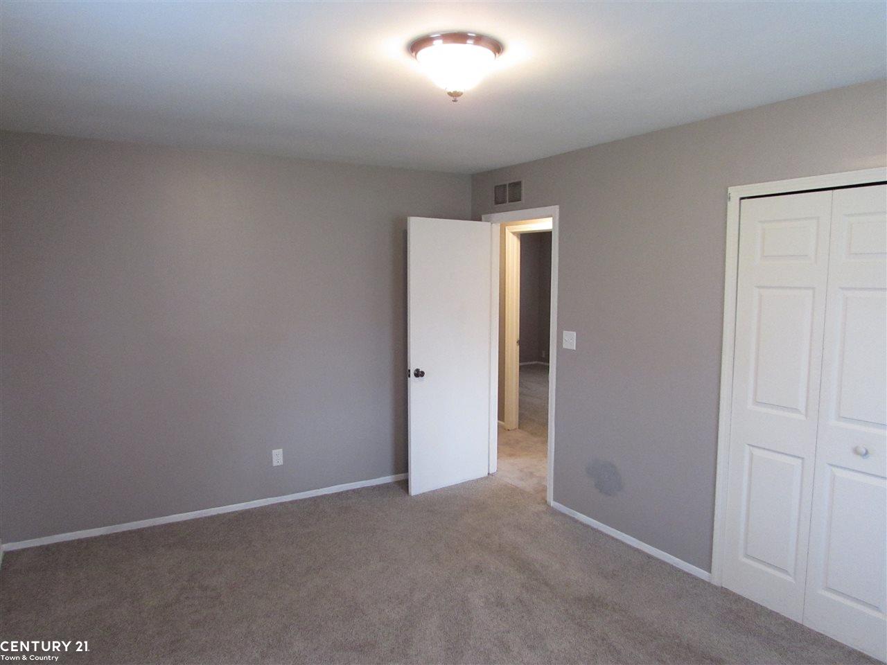 3236 Grant Road Rochester Hills, MI 48309 - Photo 26 of 33