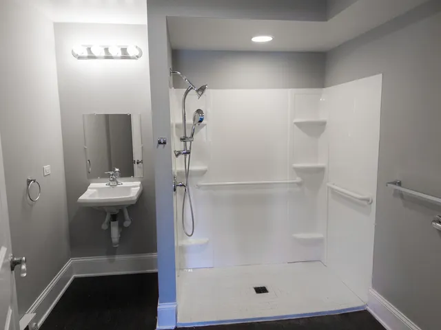 $1,100 | 115 North Hickory Street, Unit B, Joliet, IL 60435