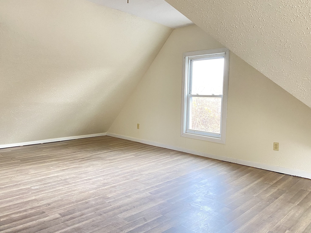 31-33 Hunt Street Springfield, MA 01108 - Photo 18 of 18 Gallery Image 18