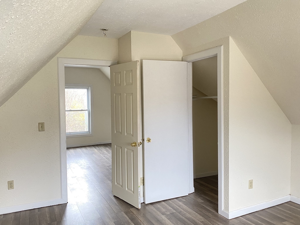 31-33 Hunt Street Springfield, MA 01108 - Photo 7 of 18 Gallery Image 7