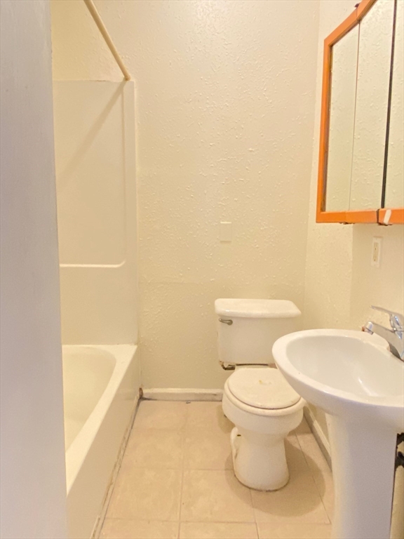 31-33 Hunt Street Springfield, MA 01108 - Photo 9 of 18 Gallery Image 9