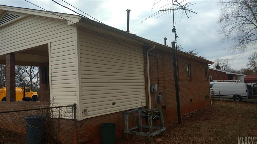 3240 Spencer Road Conover, NC 28613 - Photo 3 of 8 Gallery Image 3