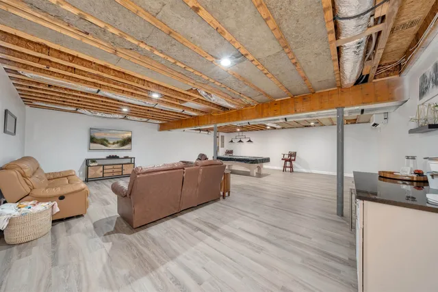 a view of livingroom with furniture